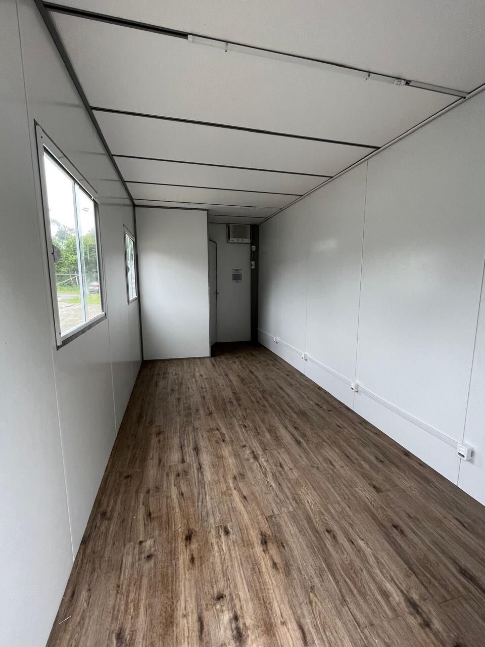 ambulatório ou escritório container modular com banheiro NR18 - isolamento térmico - containers joinville - modular sul